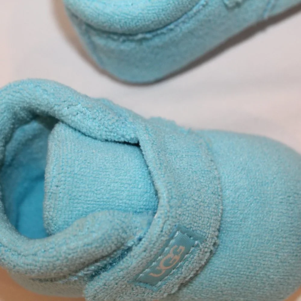 NIB UGG BOY'S GIRL''S BABY‎ INFANT BOOTIES SKY BLUE